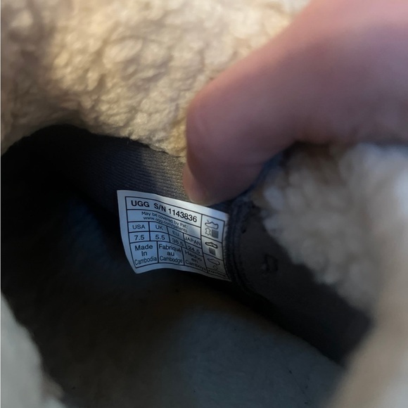 W7.5 uggs boots - Picture 6 of 7